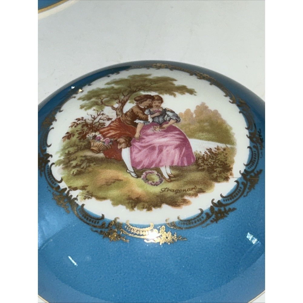 VTG Limoges Courting Couple Scene Blue & Gold Accent Porcelain Trinket Box - Picture 7 of 10